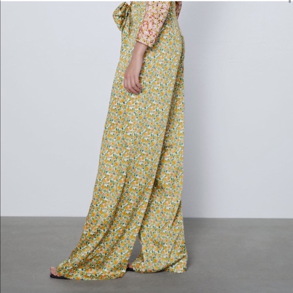 NEW!! Zara Floral Print Wide Leg Pants - Picture 2 of 5